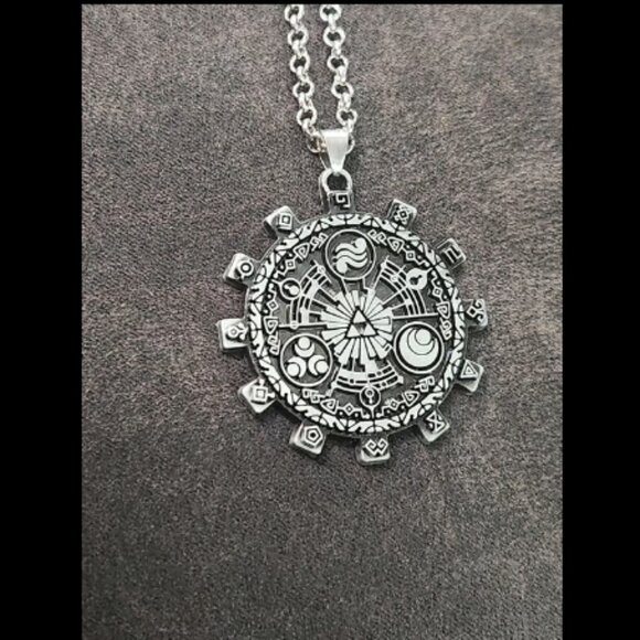 The Legend of Zelda Triforce Symbol Necklace - Picture 1 of 2